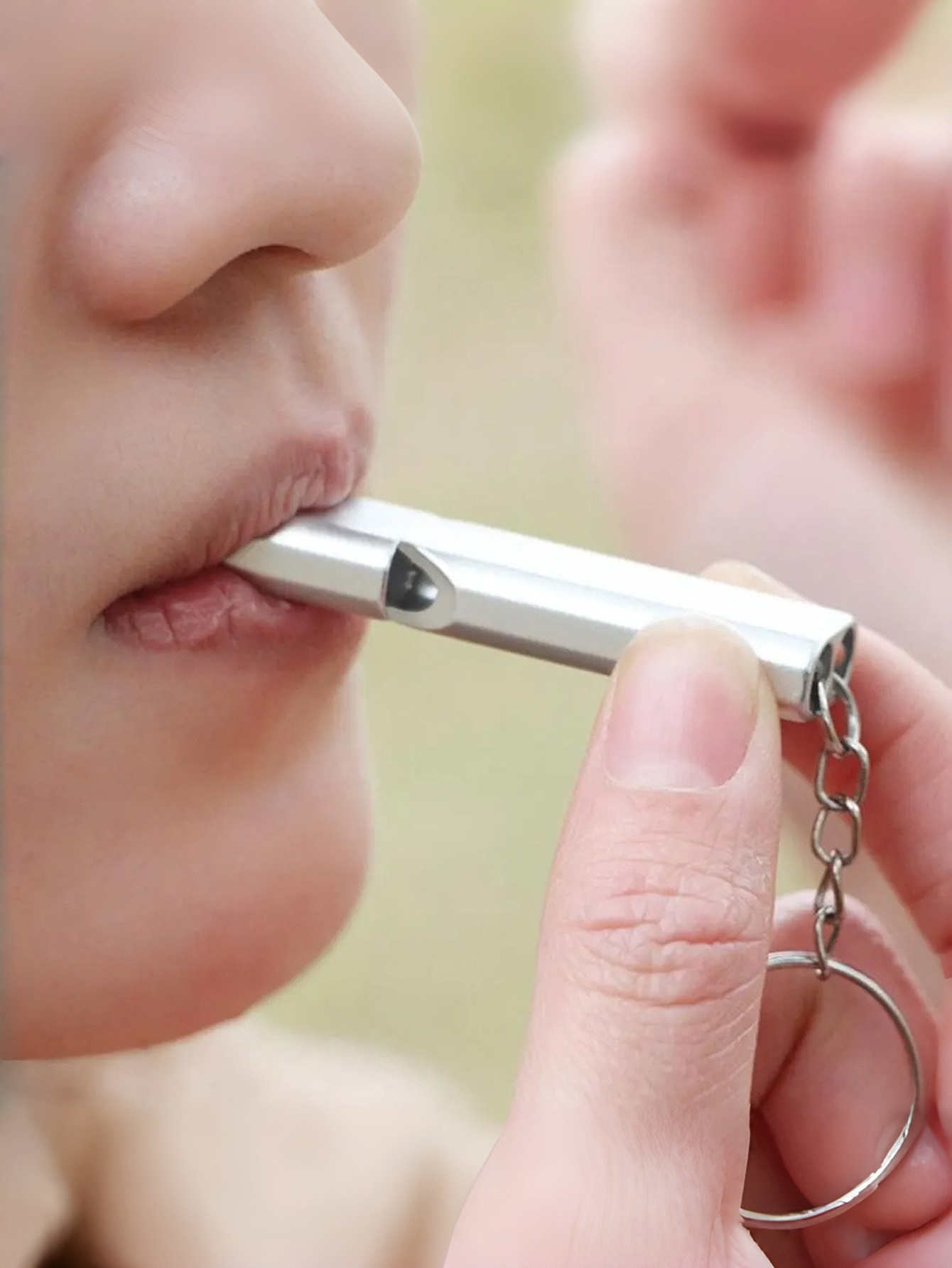 Customized Personalized Stainless Steel Whistle Keychain Customized Text Coach Whistle Durable Outdoor Whistle